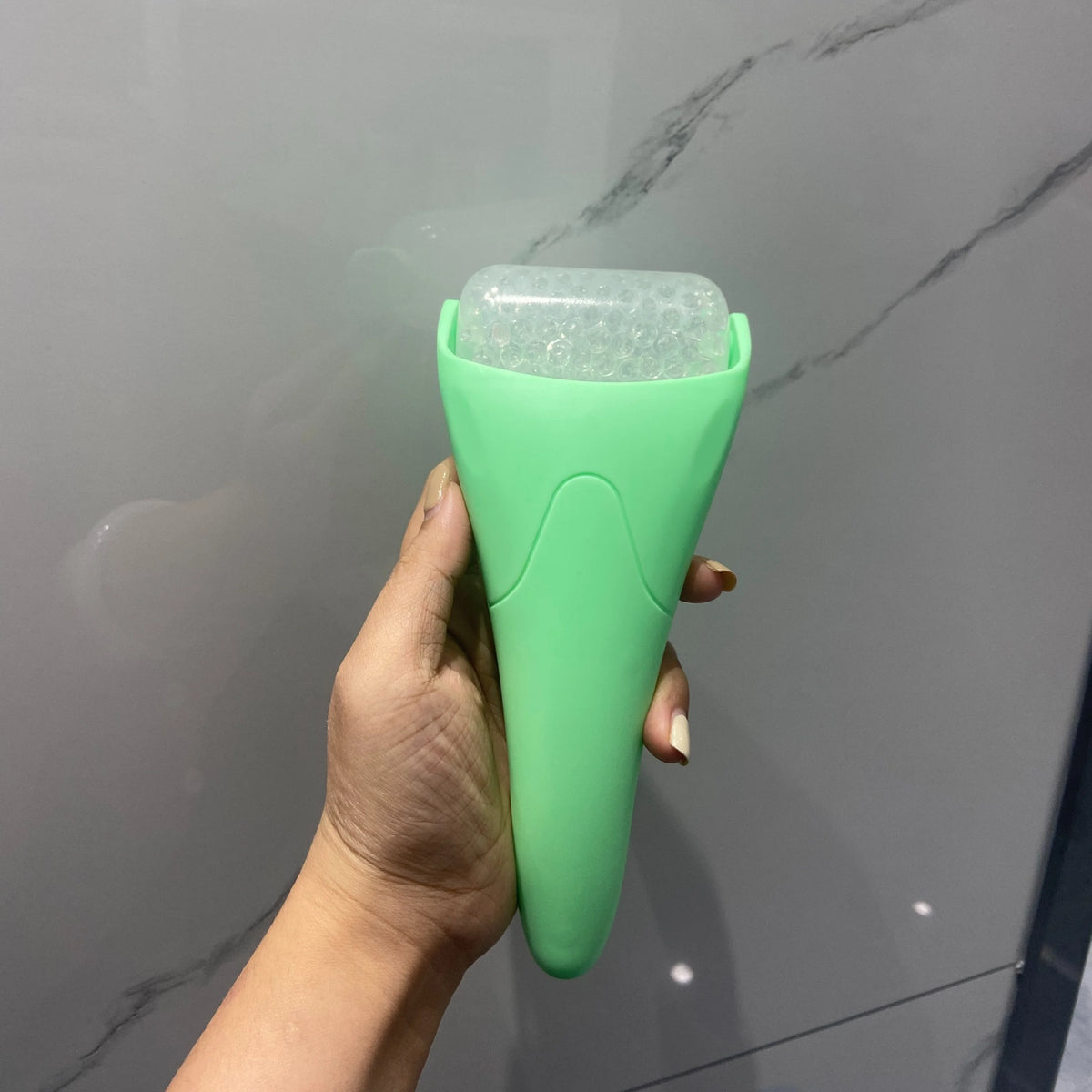 Aura Glow Ice Roller